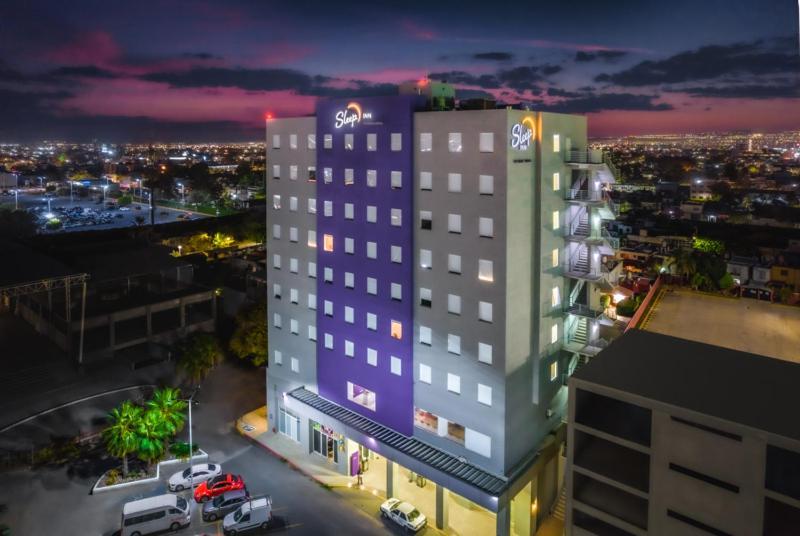 Sleep Inn Leon Antares Exteriér fotografie