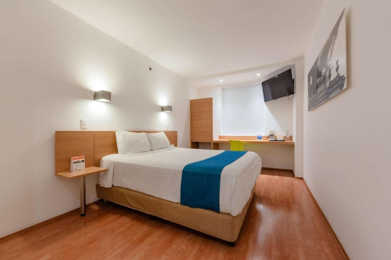Sleep Inn Leon Antares Exteriér fotografie