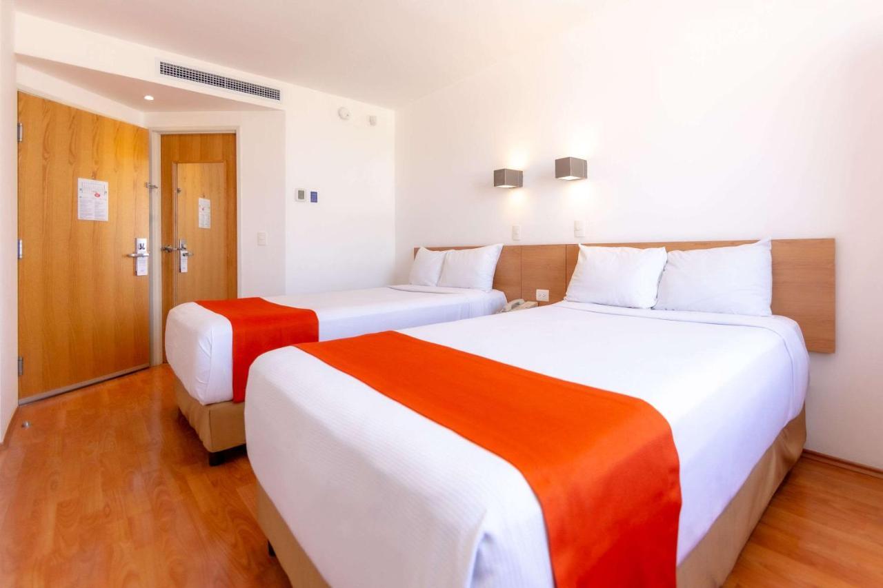 Sleep Inn Leon Antares Exteriér fotografie