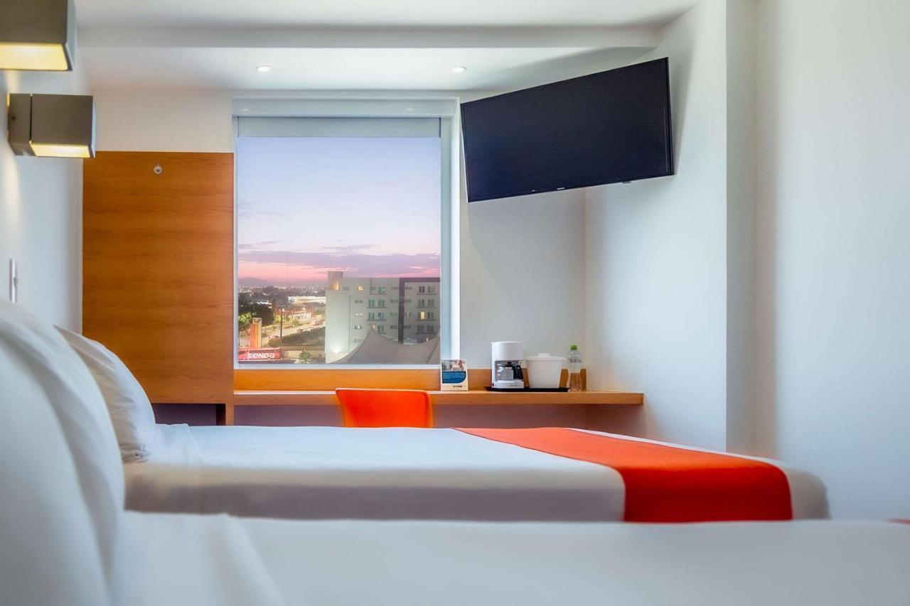 Sleep Inn Leon Antares Exteriér fotografie