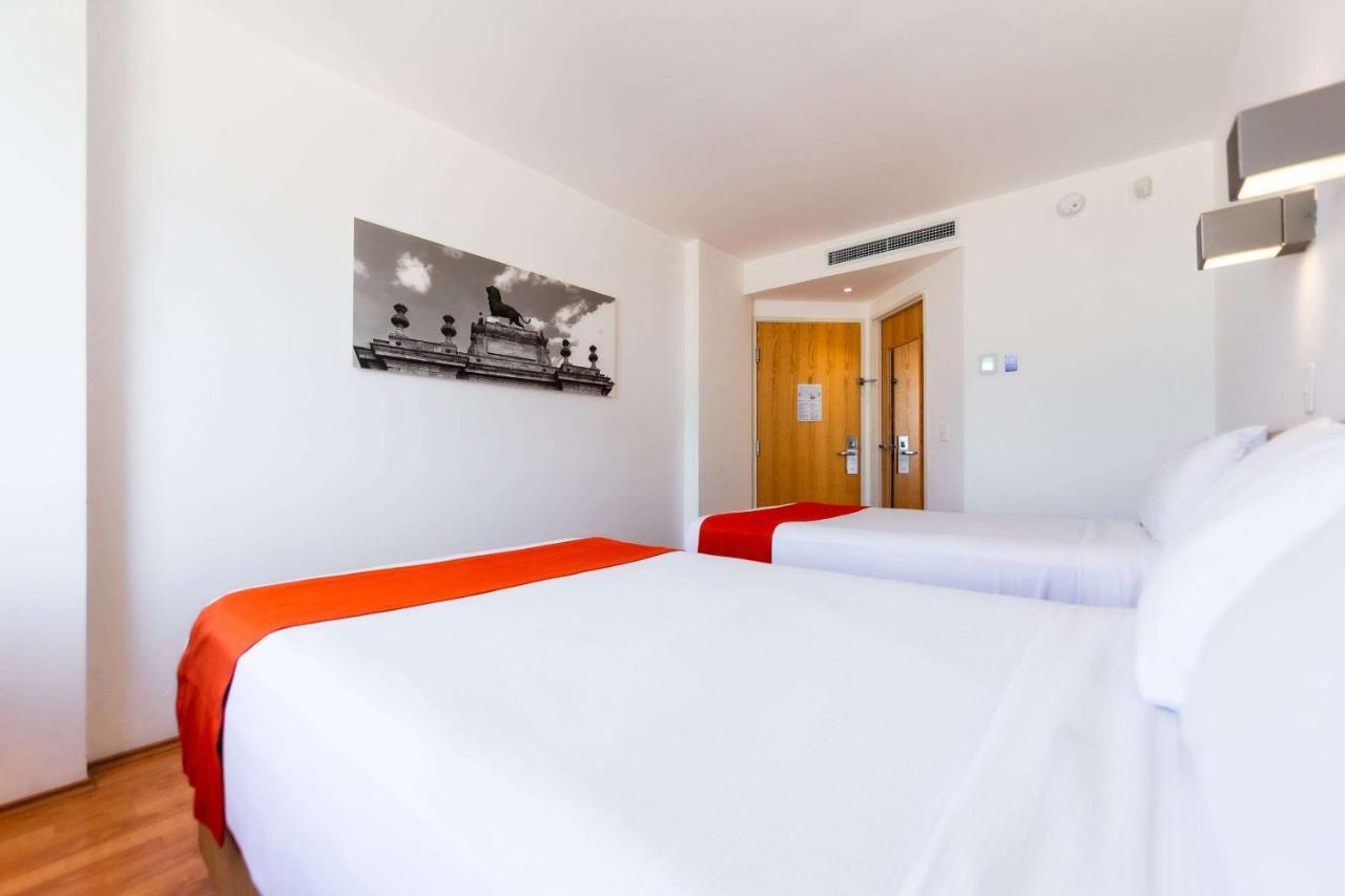 Sleep Inn Leon Antares Exteriér fotografie